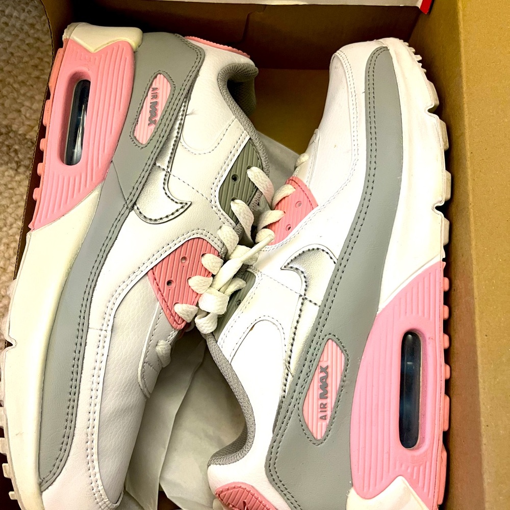 New Nike air max 90. In the box.